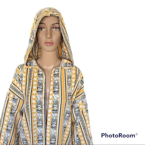 SWIM COVERUP WITH HOOD YELLOW AND WHITE WITH FISH PATTERN ONE SIZE - Picture 3 of 4